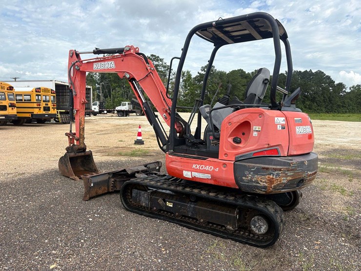 kubota-kx040-4-image-2