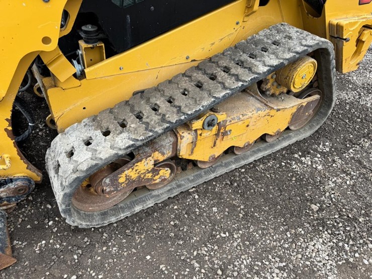 2023-caterpillar-259d3-image-13