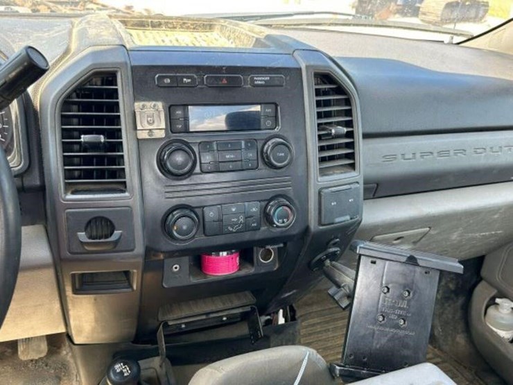 2016-ford-f550-xl-image-16
