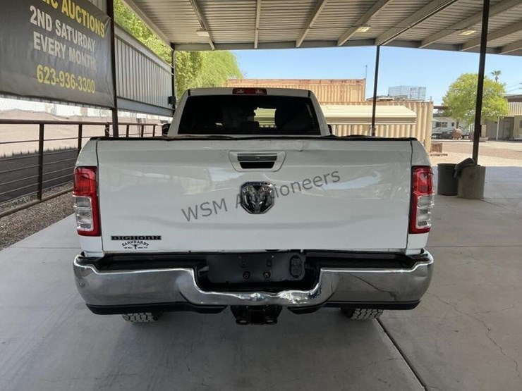 2019-dodge-3500-image-6