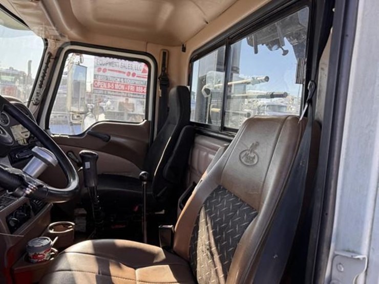 2006-mack-cv713-granite-rolloff-truck-image-17