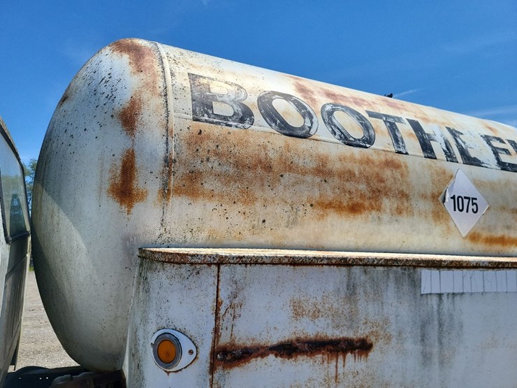 ford-f700-image-6