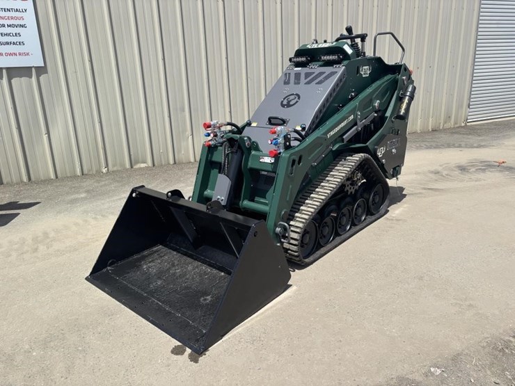 2026-kubota-d1703-image-1