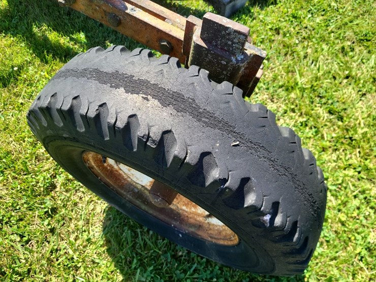 allis-chalmers-3-bottom-3pt-hitch-moldboard-plow-w/coulters-image-13