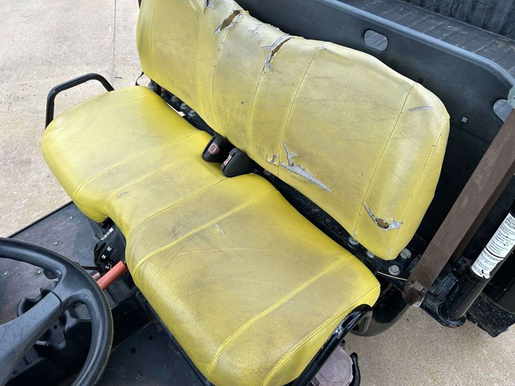 2011-john-deere-gator-image-10