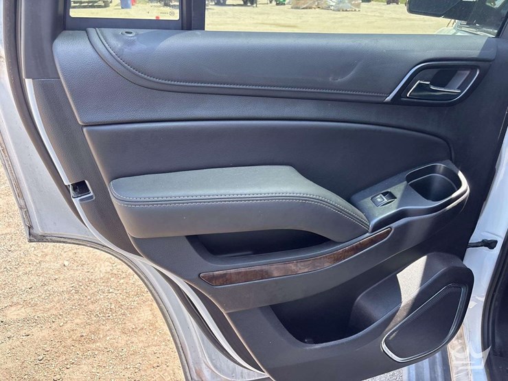 2019-chevrolet-tahoe-image-17