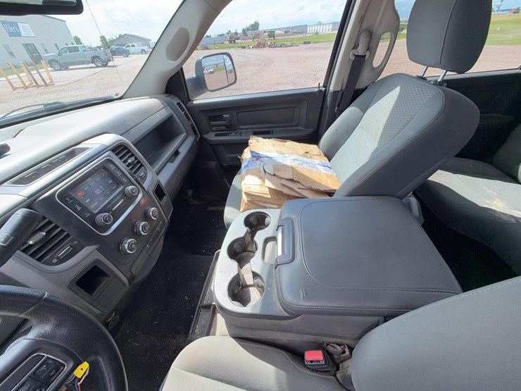 2016-dodge-2500-image-31