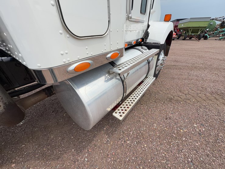 2006-kenworth-t800-image-40
