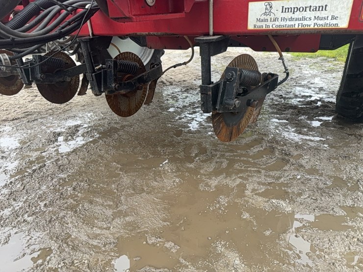 case-ih-2800-image-16
