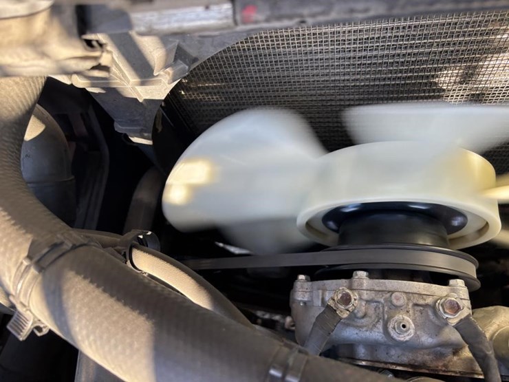 2010-toyota-8fgcu18-image-32