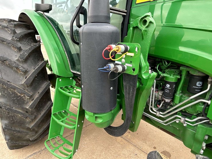 2019-john-deere-6120e-image-28