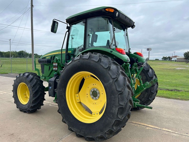 2019-john-deere-6120e-image-5