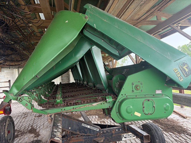 john-deere-8-image-7