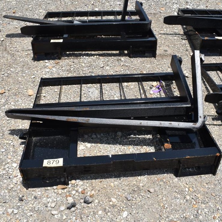 SKID STEER PALLET FORK