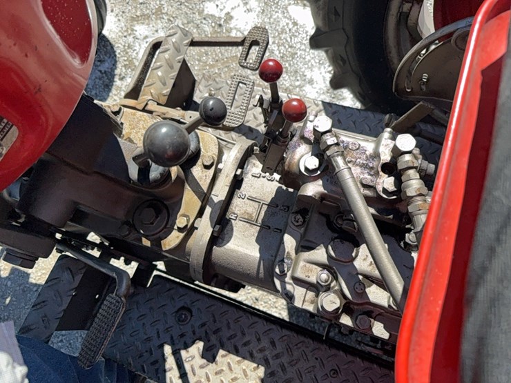 massey-ferguson-65-image-25