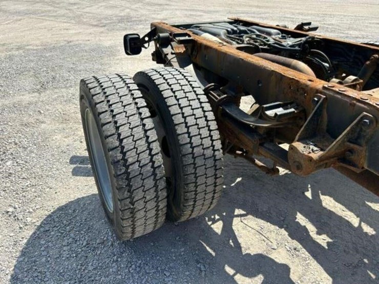2016-ford-f550-xl-image-37