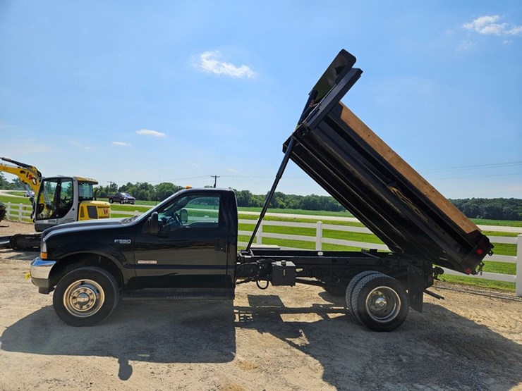 2003-ford-f550-image-10