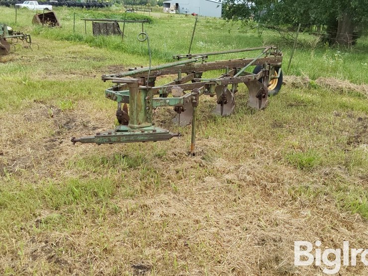 john-deere-2-image-1