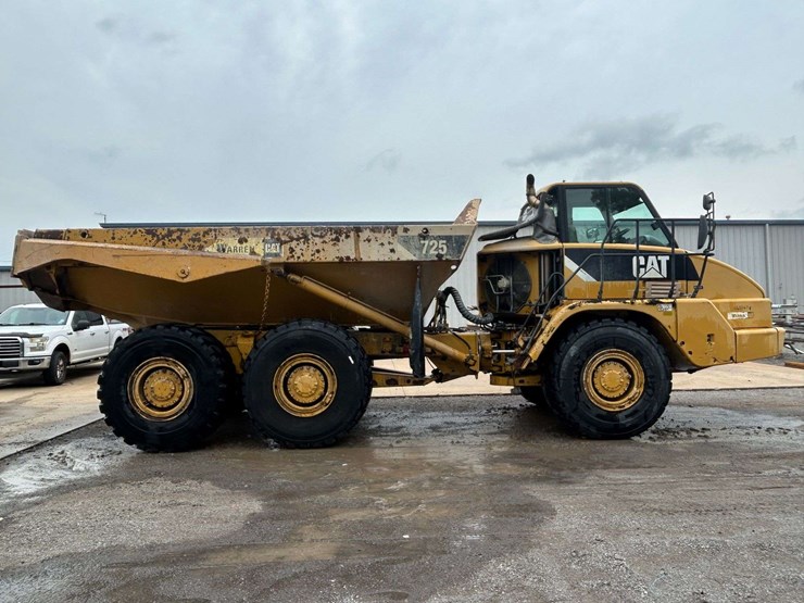 2008-caterpillar-725-image-4