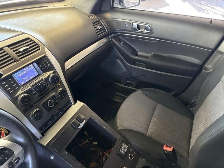 2013-ford-explorer-image-21