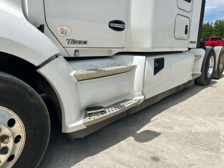 2020-kenworth-t680-image-54