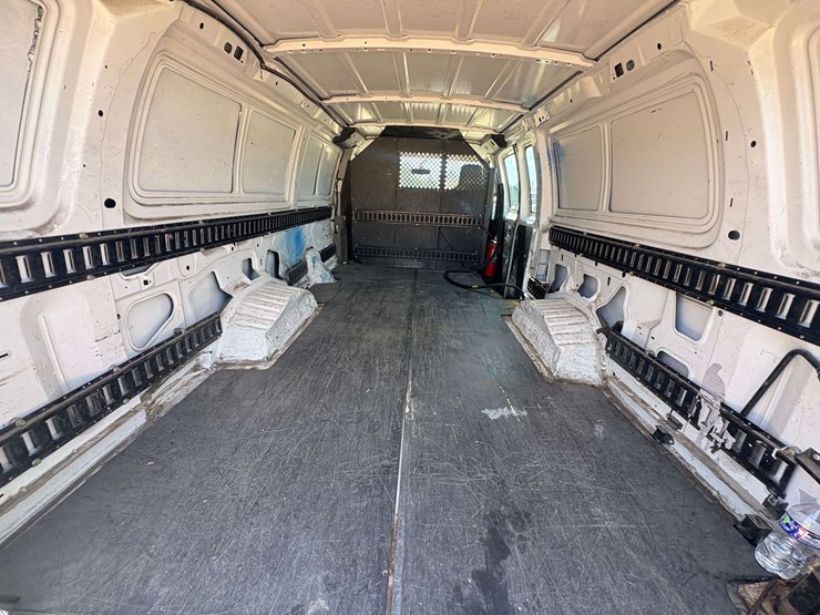 2013-utility-van-image-18