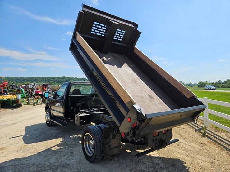 2003-ford-f550-image-18