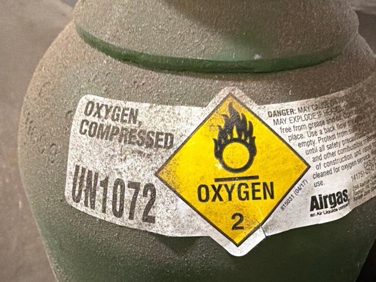 oxygen-tank-on-dolly-image-4