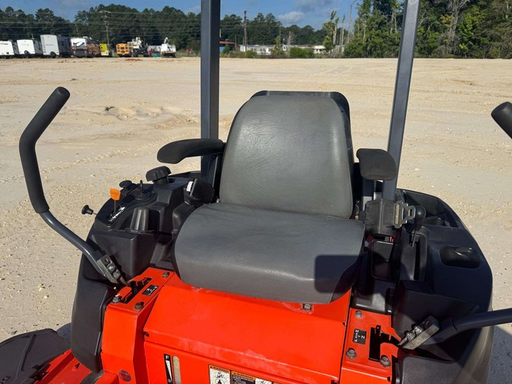 kubota-z125-54"-cut-zero-turn-lawn-mower-(199.3-hours)-image-9