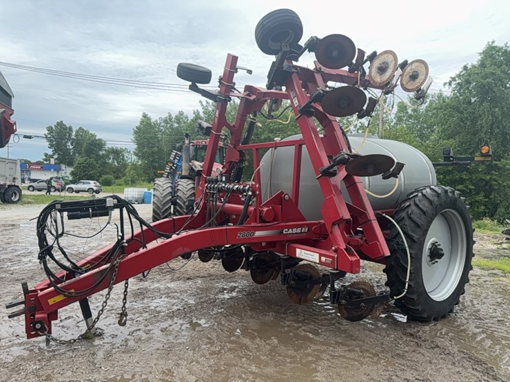 case-ih-2800-image-1