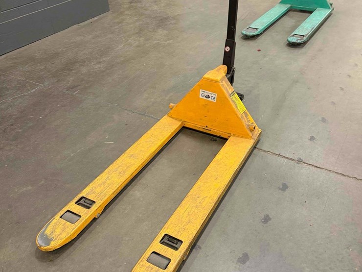 manual-pallet-jack-image-4