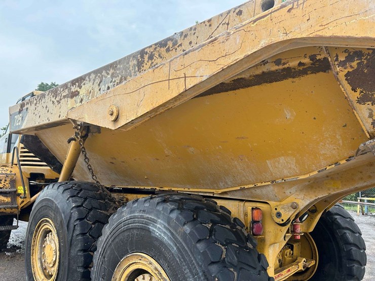 2008-caterpillar-725-image-39