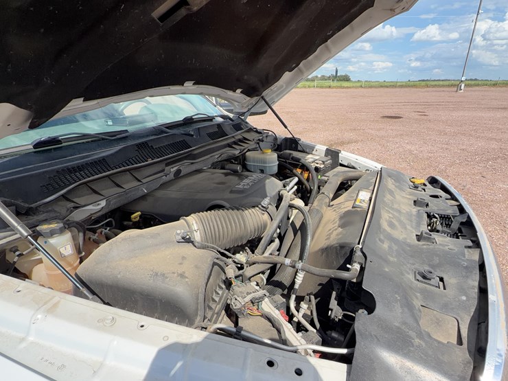 2016-dodge-2500-image-17