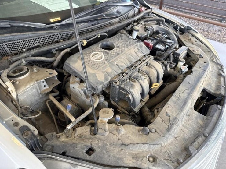 2014-nissan-sentra-sv-sdn-image-12