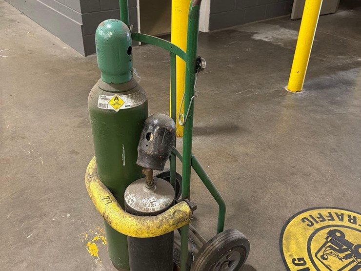 oxygen-tank-on-dolly-image-1