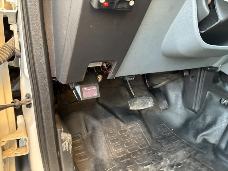 2016-ford-f650-xlt-image-20