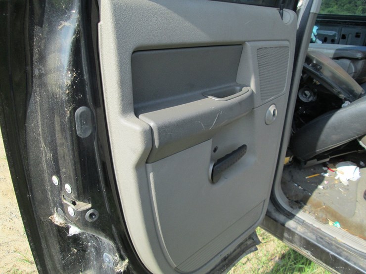 2008-dodge-2500-image-19