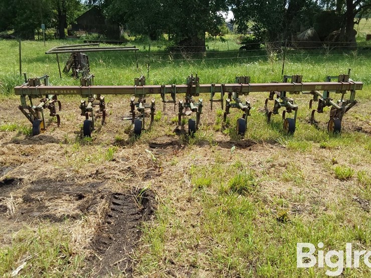 john-deere-6r30"-crop-cultivator-image-2