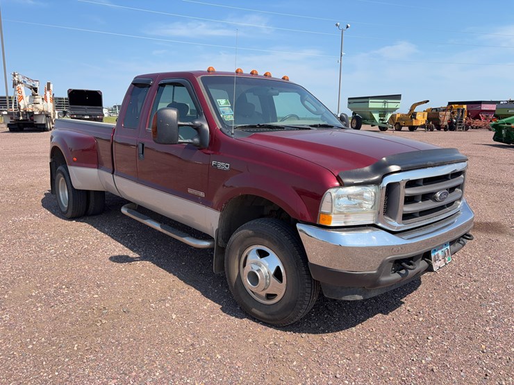 2004-ford-350-image-3