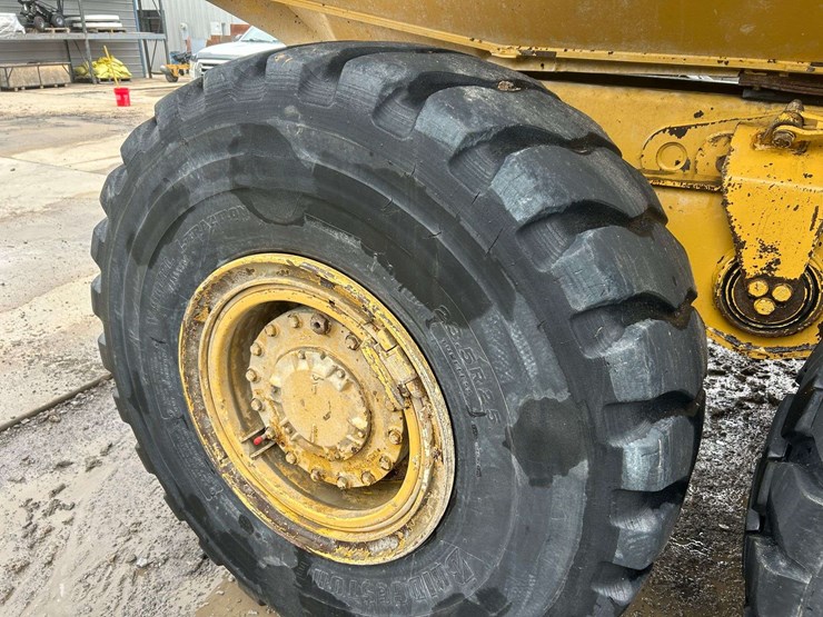 2008-caterpillar-725-image-31