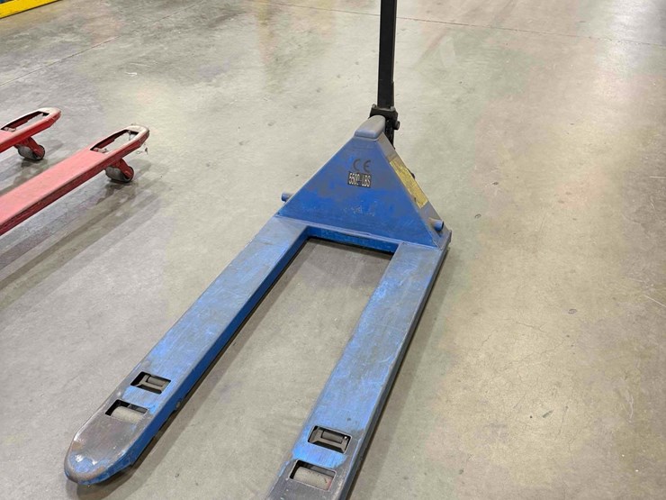 manual-pallet-jack-image-2