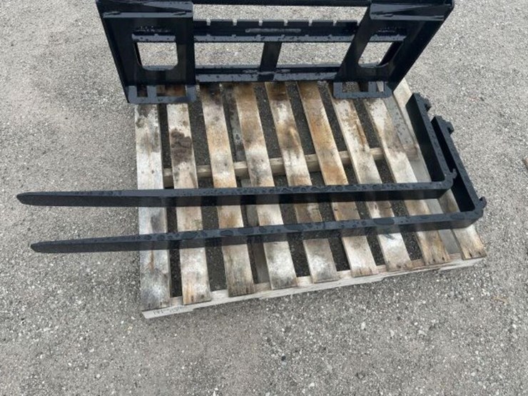 nused-2026-captok-ck-dhc-skid-steer-forks-image-3