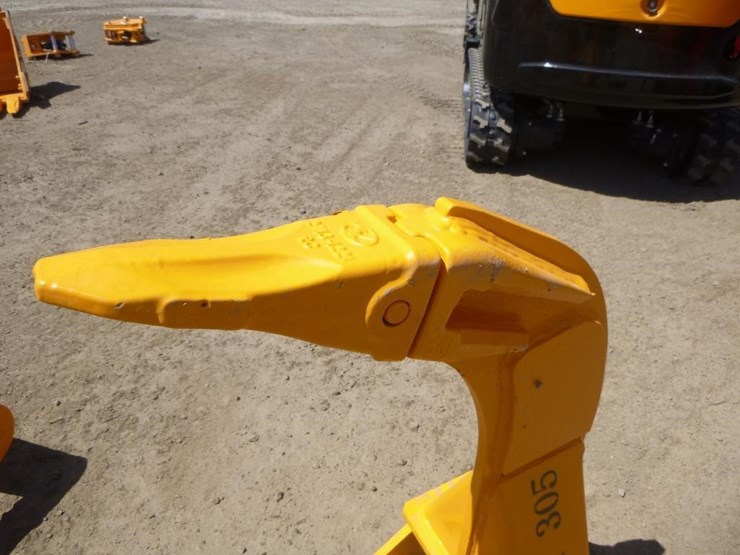 caterpillar-305-image-6