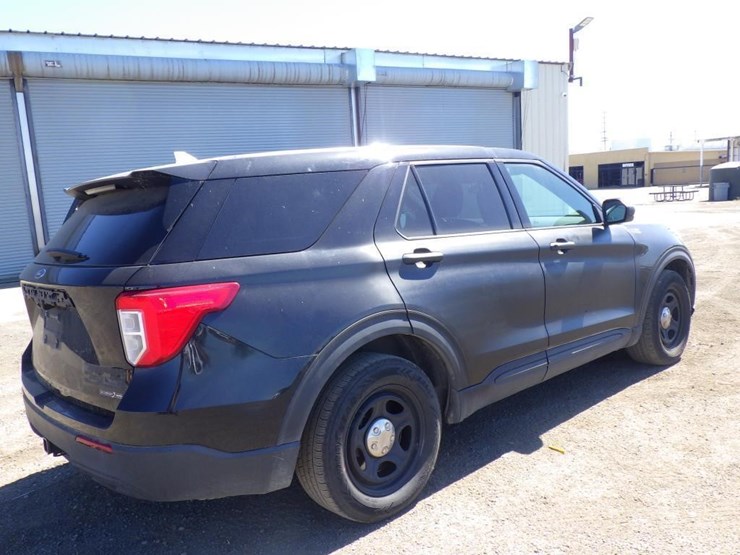 2021-ford-explorer-image-4