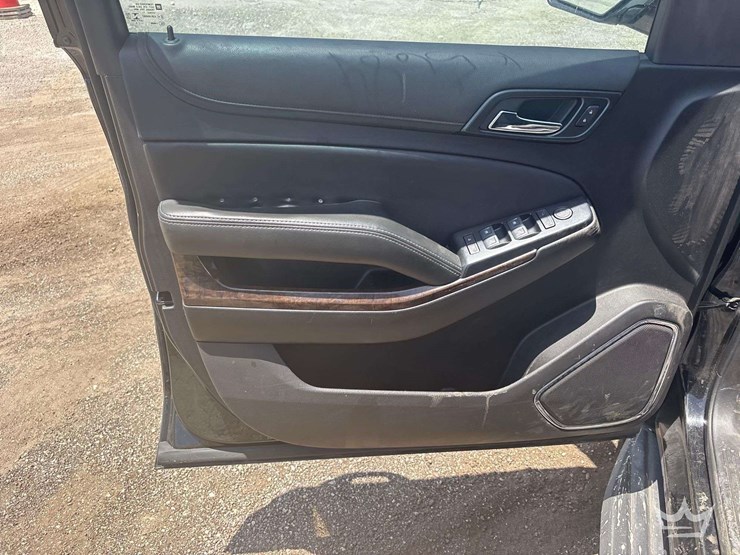 2019-chevrolet-tahoe-image-11