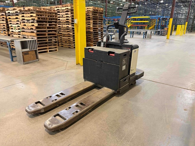 electric-pallet-jack-image-3