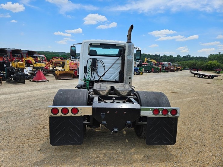 2011-case-ih-4400-image-4
