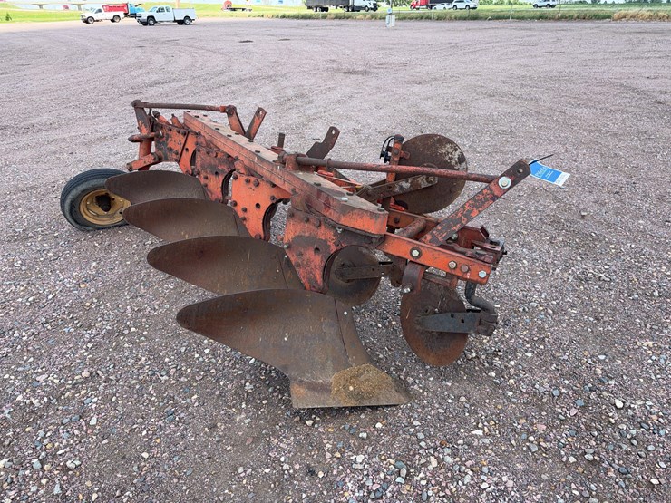 j.i.-case-4-bottom-plow-image-3