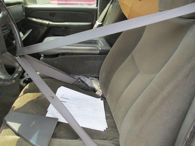 2005-gmc-2500hd-image-26