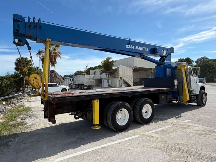 1990-ford-l8000-image-4